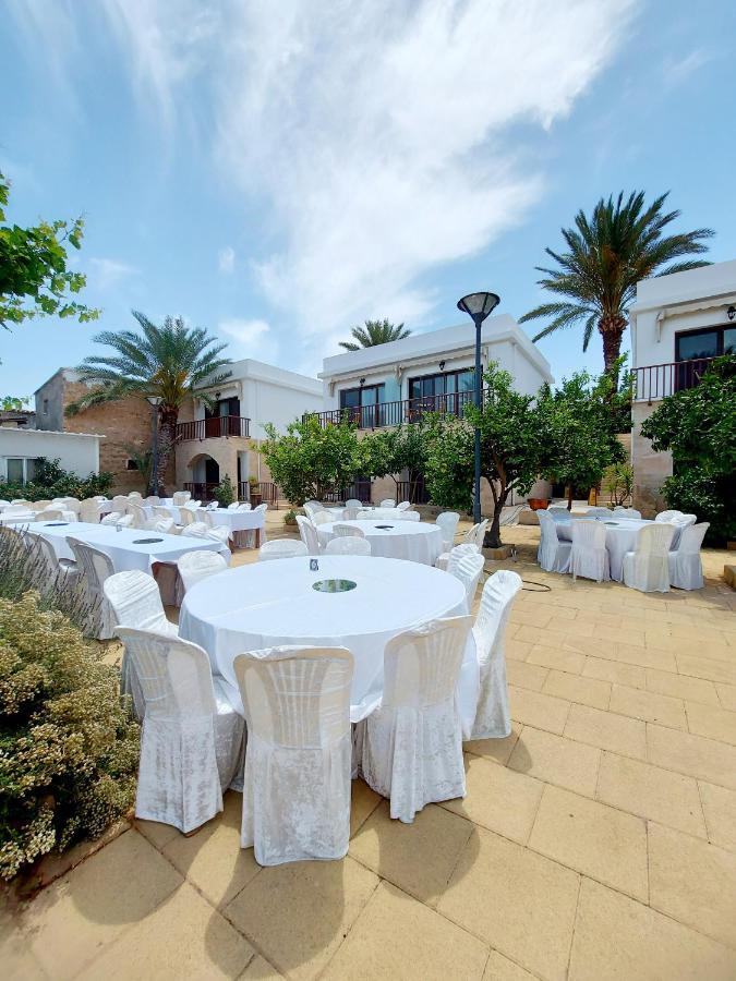Golden Palms Guest House & Cafe Фамагуста Екстер'єр фото