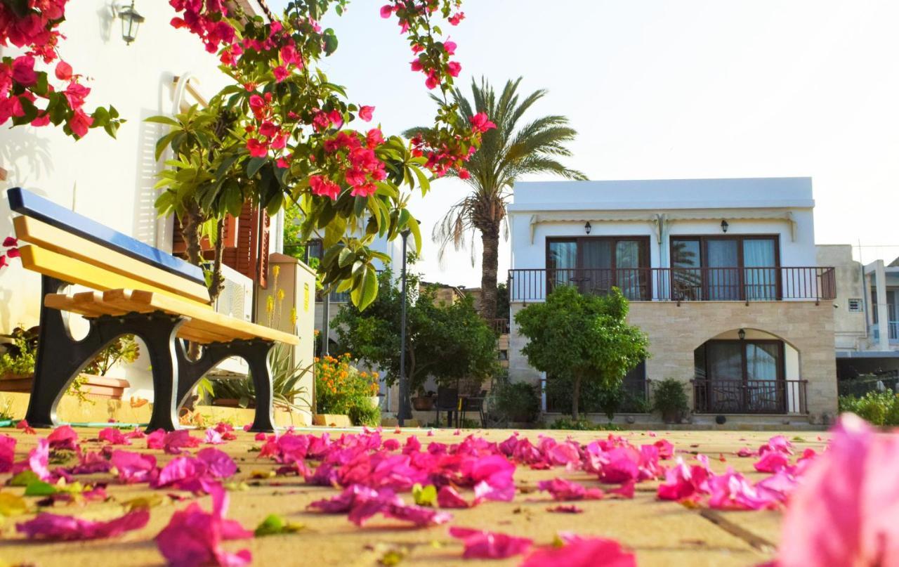 Golden Palms Guest House & Cafe Фамагуста Екстер'єр фото